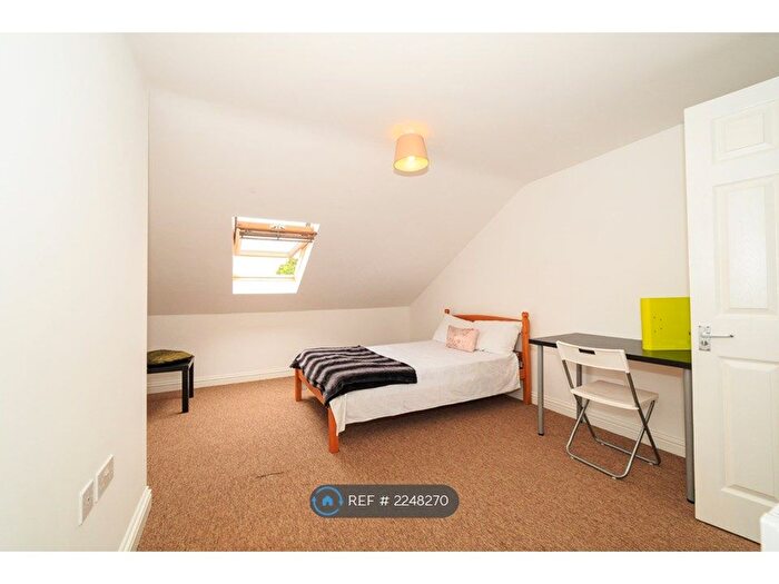 6 Bedroom Terraced House To Rent In Baileys Road, Southsea, PO5