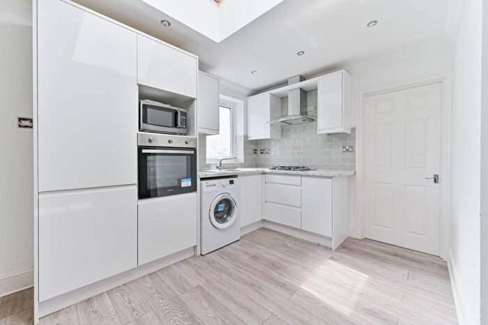 1 Bedroom Flat For Sale In Cresswell Road, South Norwood, London, SE25