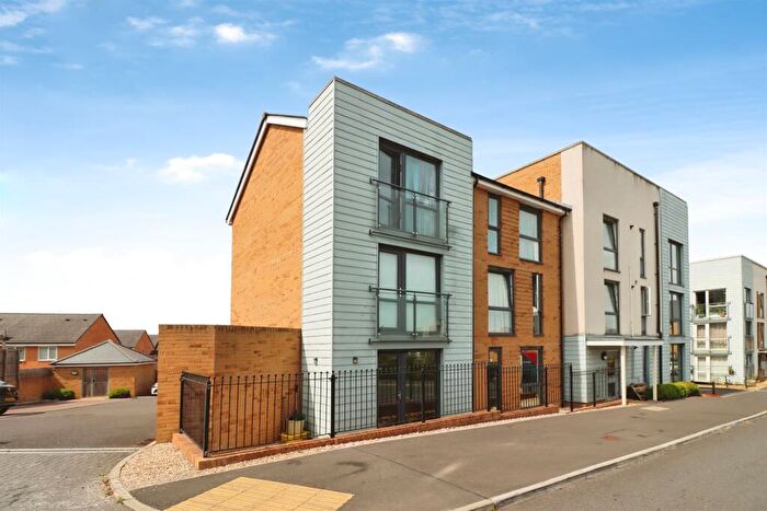 2 Bedroom Flat For Sale In Snowdrop Drive, Emersons Green, Bristol, BS16
