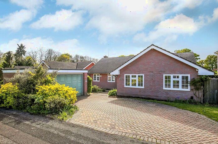 4 Bedroom Bungalow For Sale In Five Elms Drive, Romsey, SO51