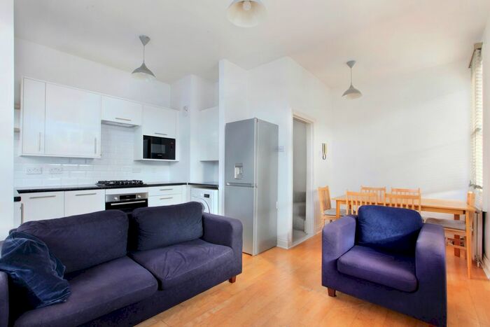 2 Bedroom Flat To Rent In Nottingham Road, London, SW17