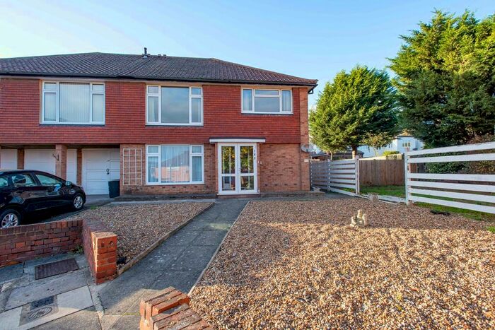 2 Bedroom Maisonette To Rent In Bexley Road, London, SE9