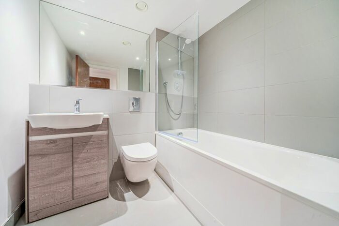 1 Bedroom Flat To Rent In Market Street, Bracknell, RG12