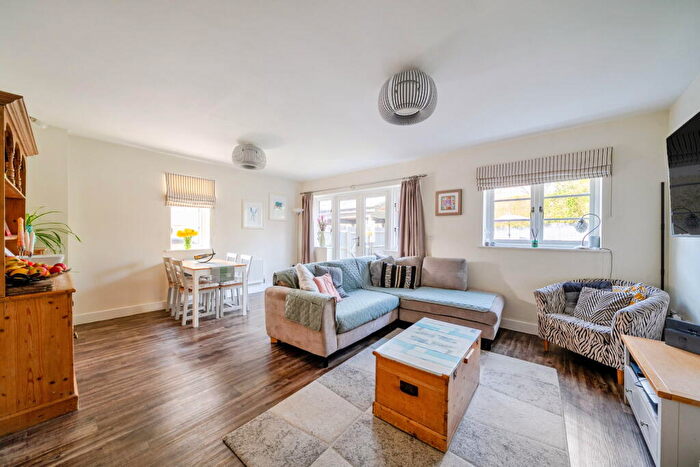 3 Bedroom Semi Detached House For Sale In Sutton Scotney, SO21
