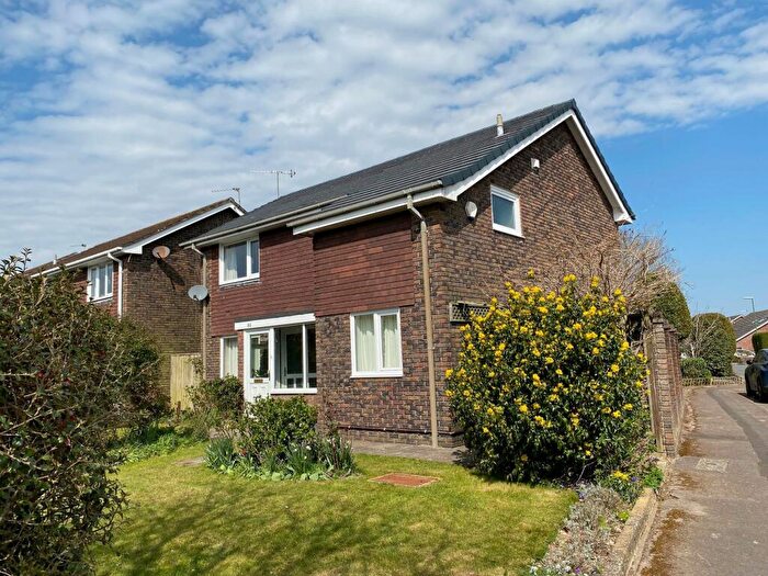 4 Bedroom Detached House For Sale In Maplehurst Road, Chichester, PO19