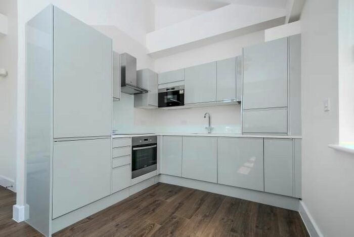 2 Bedroom Flat To Rent In Maidenhead, Berkshire, SL6