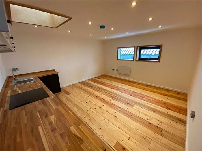1 Bedroom Flat To Rent In Hall Quay, Great Yarmouth, NR30