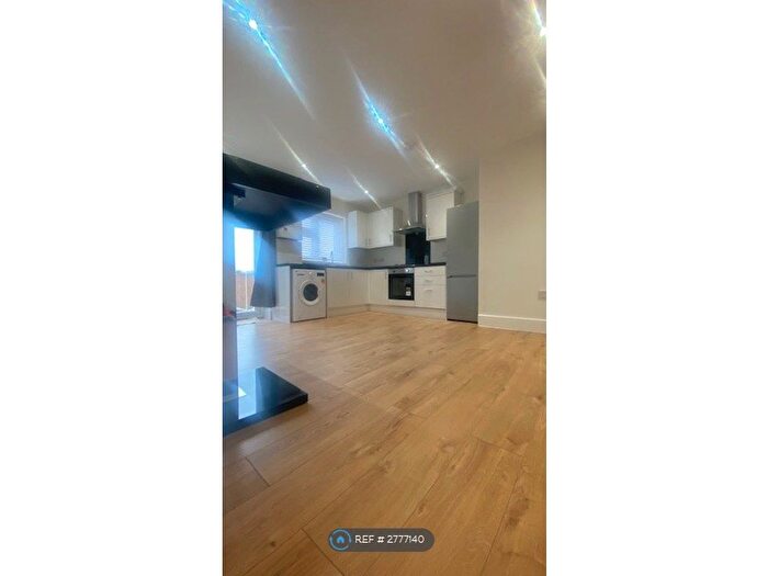 4 Bedroom Terraced House To Rent In Lynhurst Crescent, Uxbridge, UB10