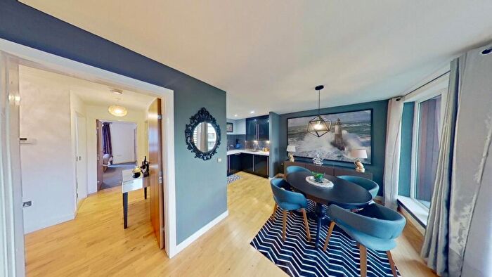 2 Bedroom Flat For Sale In Kimmerghame Terrace, Edinburgh, Midlothian, EH4