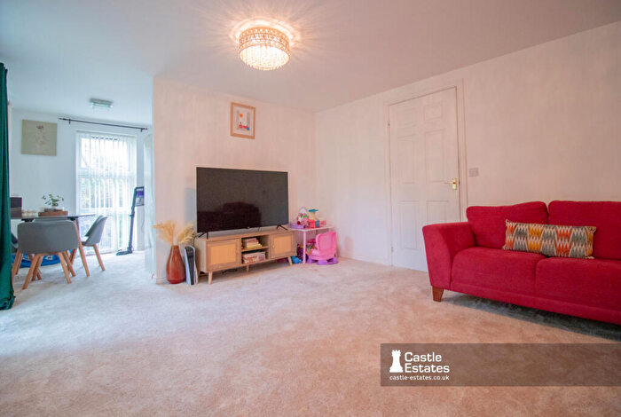 2 Bedroom Flat To Rent In Templars Court, Nottingham, NG7
