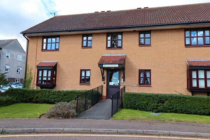2 Bedroom Retirement Property For Sale In Hilltop Close, Rayleigh, SS6