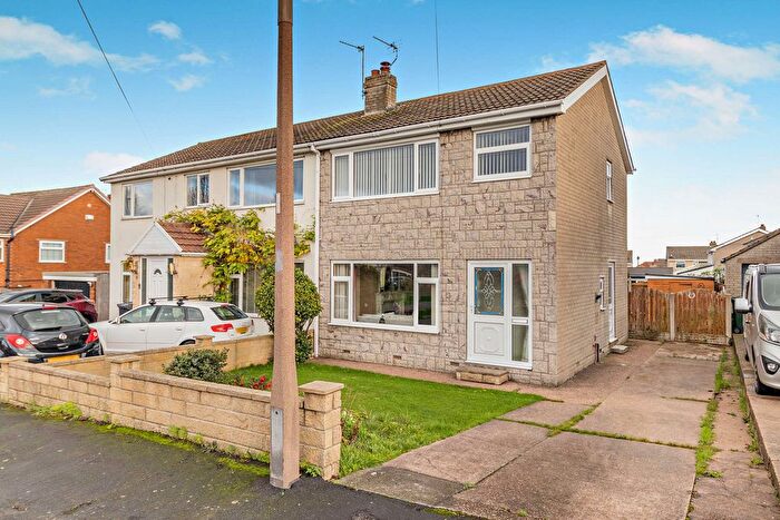 3 Bedroom Semi Detached House For Sale In Windmill Drive, Wadworth, DN11