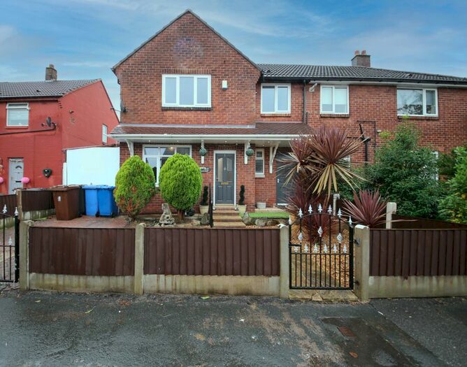 3 Bedroom Semi-Detached House To Rent In Brabazon Place, Wigan, Lancashire, WN5