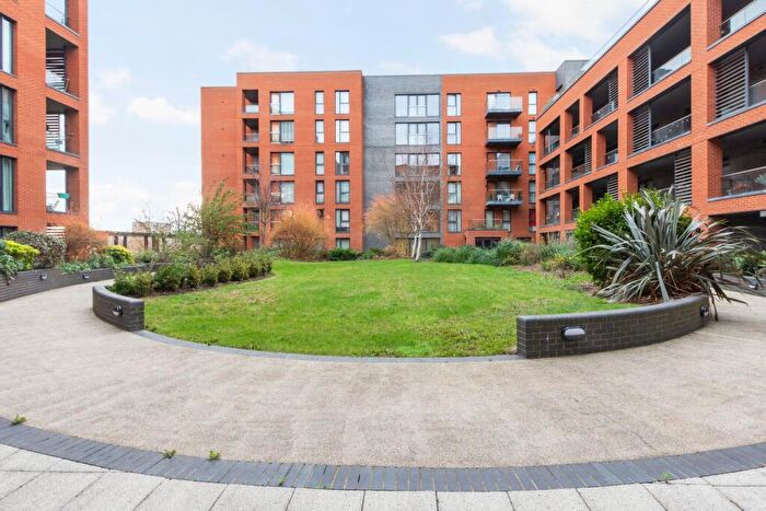 2 Bedroom Flat For Sale In Cranfield Walk, London, SE3