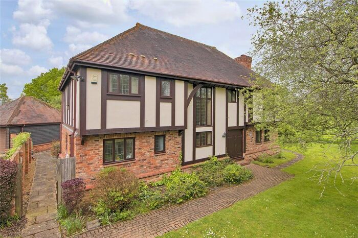 6 Bedroom Detached House For Sale In Carpenters Lane, Hadlow, Tonbridge, Kent, TN11