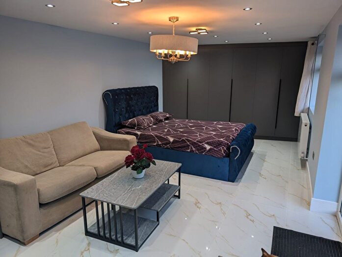 1 Bedroom Flat To Rent In Chessholme Road, Ashford, TW15