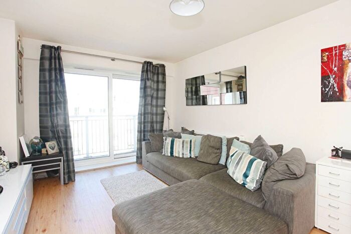1 Bedroom Flat For Sale In Boulevard Drive, Colindale, London, NW9