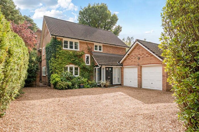 4 Bedroom Detached House For Sale In Hitches Lane, Fleet, GU51