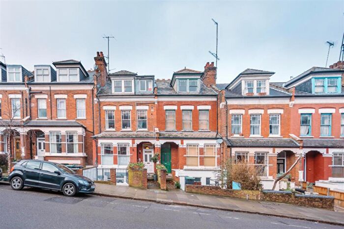 1 Bedroom Flat To Rent In Hillfield Avenue, Crouch End, N8