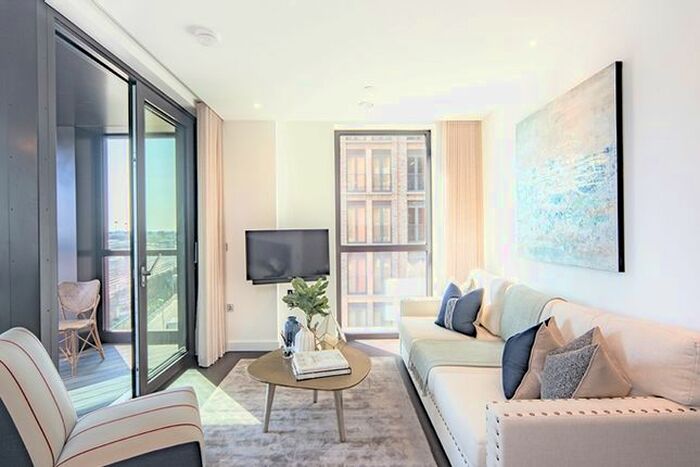 2 Bedroom Flat To Rent In Thornes House, London, SW11