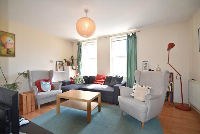 2 Bedroom Maisonette To Rent In Buttermere Walk, London, E8