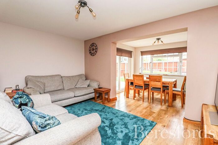 3 Bedroom End Of Terrace House For Sale In Daffodil Way, Chelmsford, CM1