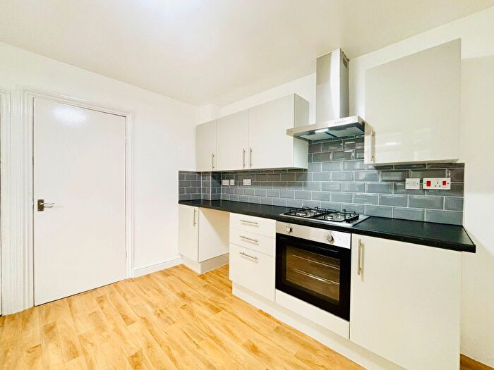 2 Bedroom Maisonette To Rent In Clements Road, London, E6