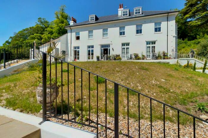 2 Bedroom Flat For Sale In Alkham Road, Temple Ewell, CT16