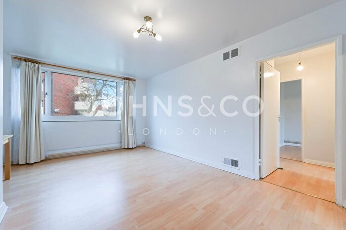 2 Bedroom Flat To Rent In Brent Lea, Brentford, London, TW8