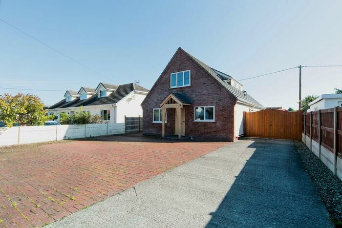 3 Bedroom Detached House For Sale In St. Asaph Avenue, Kinmel Bay, Conwy, LL18