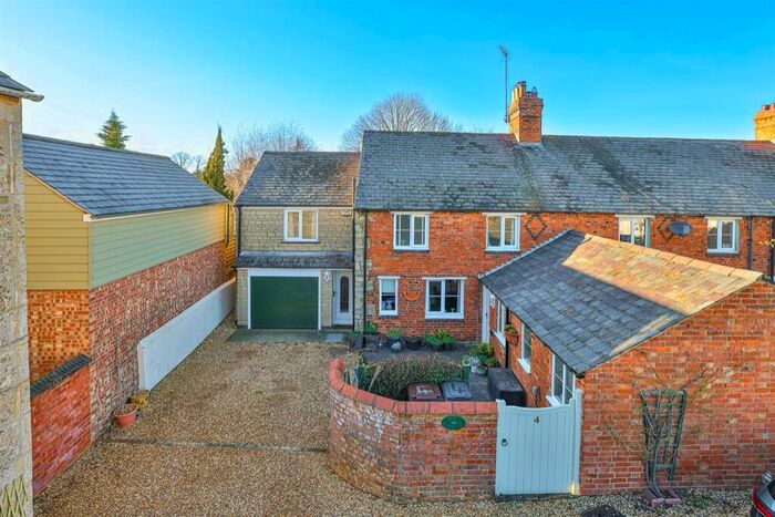 4 Bedroom Cottage For Sale In Brewery Yard, Sudborough, NN14