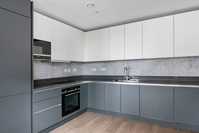 3 Bedroom Flat To Rent In Parkes Street, East Village, E20