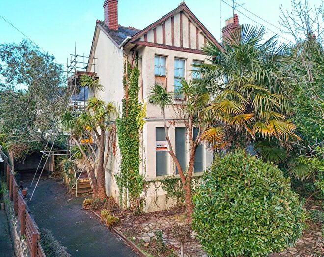 4 Bedroom Semi Detached House For Sale In Tor Park Road, Torquay, TQ2