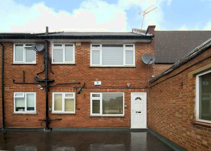 2 Bedroom Flat To Rent In Uxbridge Road, Hatch End, Pinner, HA5