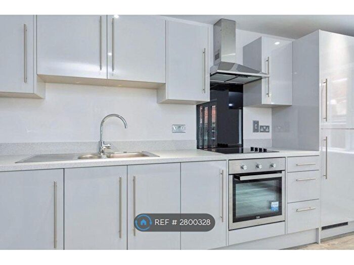 2 Bedroom Flat To Rent In Sycamore Court, Luton, LU2