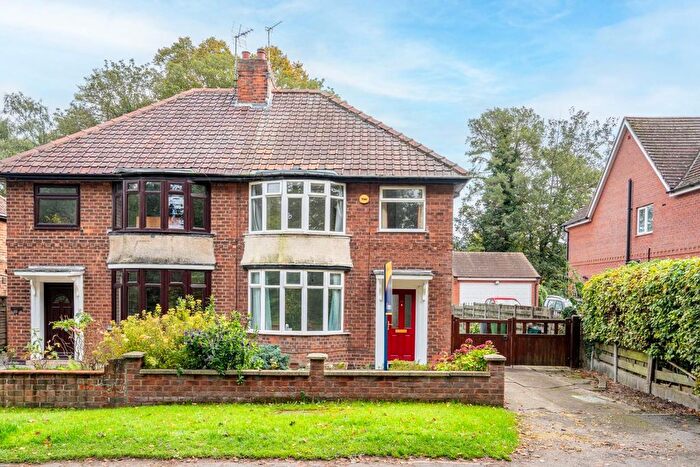 3 Bedroom Semi-detached House For Sale In Windmill Lane, York, YO10