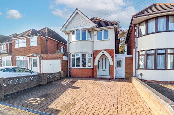 3 Bedroom Link Detached House For Sale In Benedon Road, Sheldon, B26