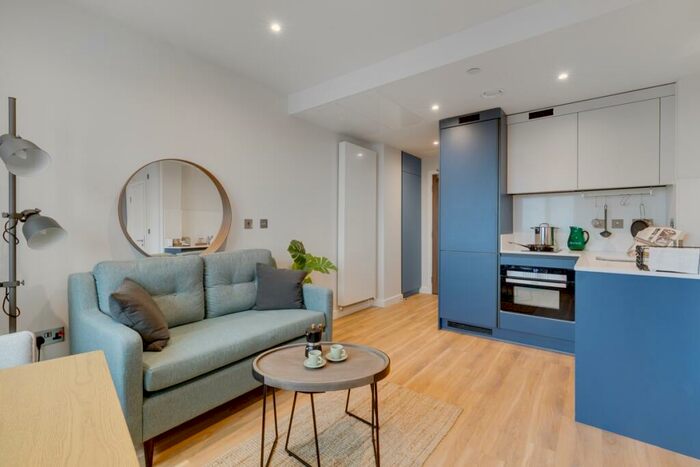 1 Bedroom Flat To Rent In College, Road Croydon, CR0