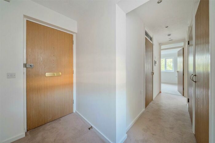 1 Bedroom Apartment For Sale In Wordsworth Drive, Cheam, Sutton, SM3