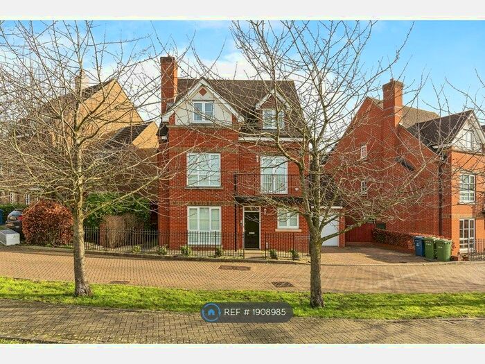 5 Bedroom Detached House To Rent In Goodhall Close, Stanmore, HA7