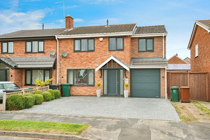 5 Bedroom Semi-Detached House For Sale In Windsor Road, Linton, Swadlincote, DE12
