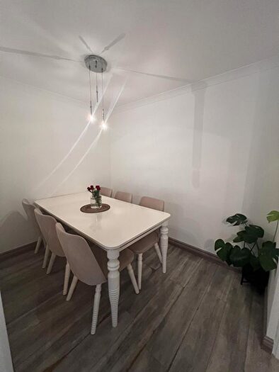 1 Bedroom Flat For Sale In Plowman Close, London, N18