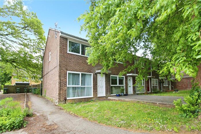 2 Bedroom End Of Terrace House For Sale In Hawfinch Close, Southampton, SO16