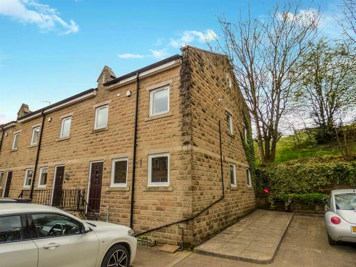 3 Bedroom End Of Terrace House To Rent In Weavers Lane, Cullingworth, BD13