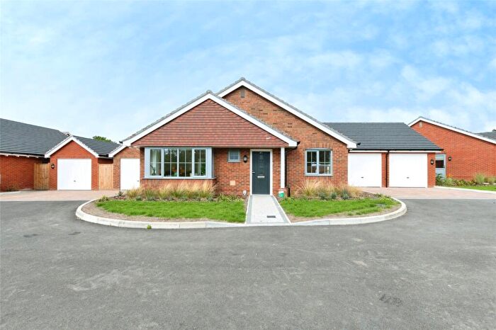 Bungalow For Sale In Ringwood Road, Alderholt, Fordingbridge, Dorset, SP6