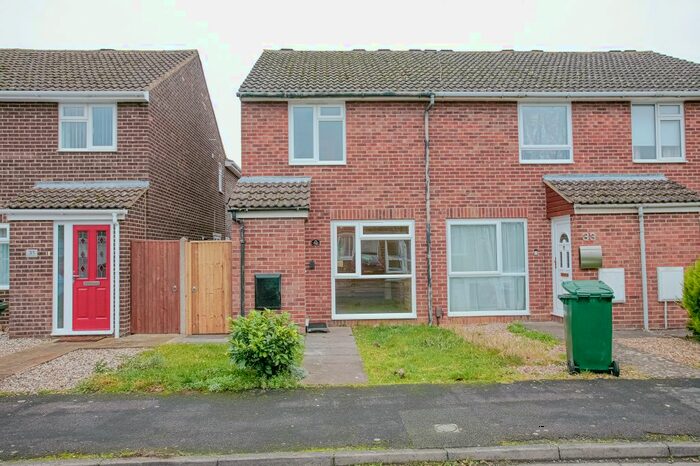 2 Bedroom End Of Terrace House To Rent In Rutters Close, Kidlington OX5