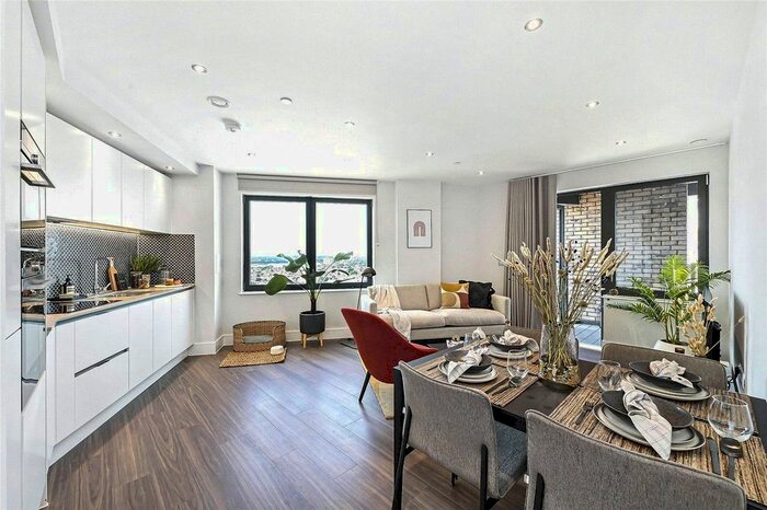 2 Bedroom Flat To Rent In Uncle Southall, Merrick Road, Southall, UB2