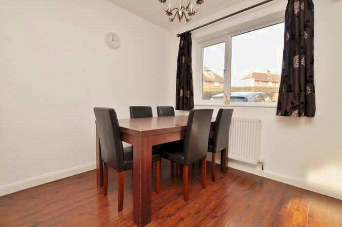 5 Bedroom Semi-Detached House To Rent In Fentum Road, Guildford, Surrey, GU2