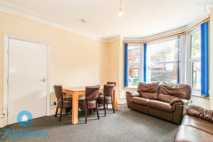 4 Bedroom Semi Detached House To Rent In Lenton Boulevard, Lenton, NG7