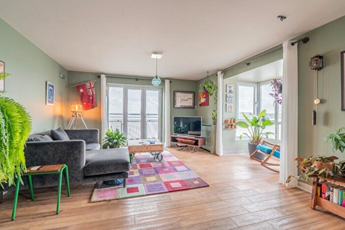 2 Bedroom Flat For Sale In Chichester Wharf, Erith, Kent, DA8